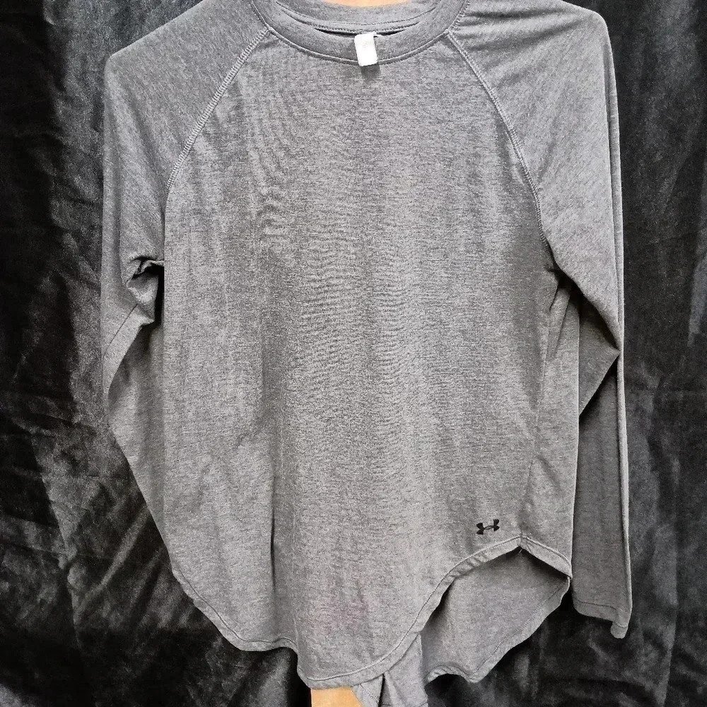 Under Armour Women's Gray Long-Sleeve Performance Top